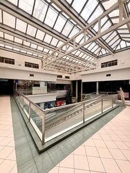 Sim Lim Square (D7), Retail #572100141